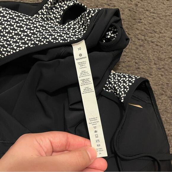 Lululemon Wave Wonderer One Piece Bathing Suit Monochromic Black Emboss NWT - Picture 6 of 9